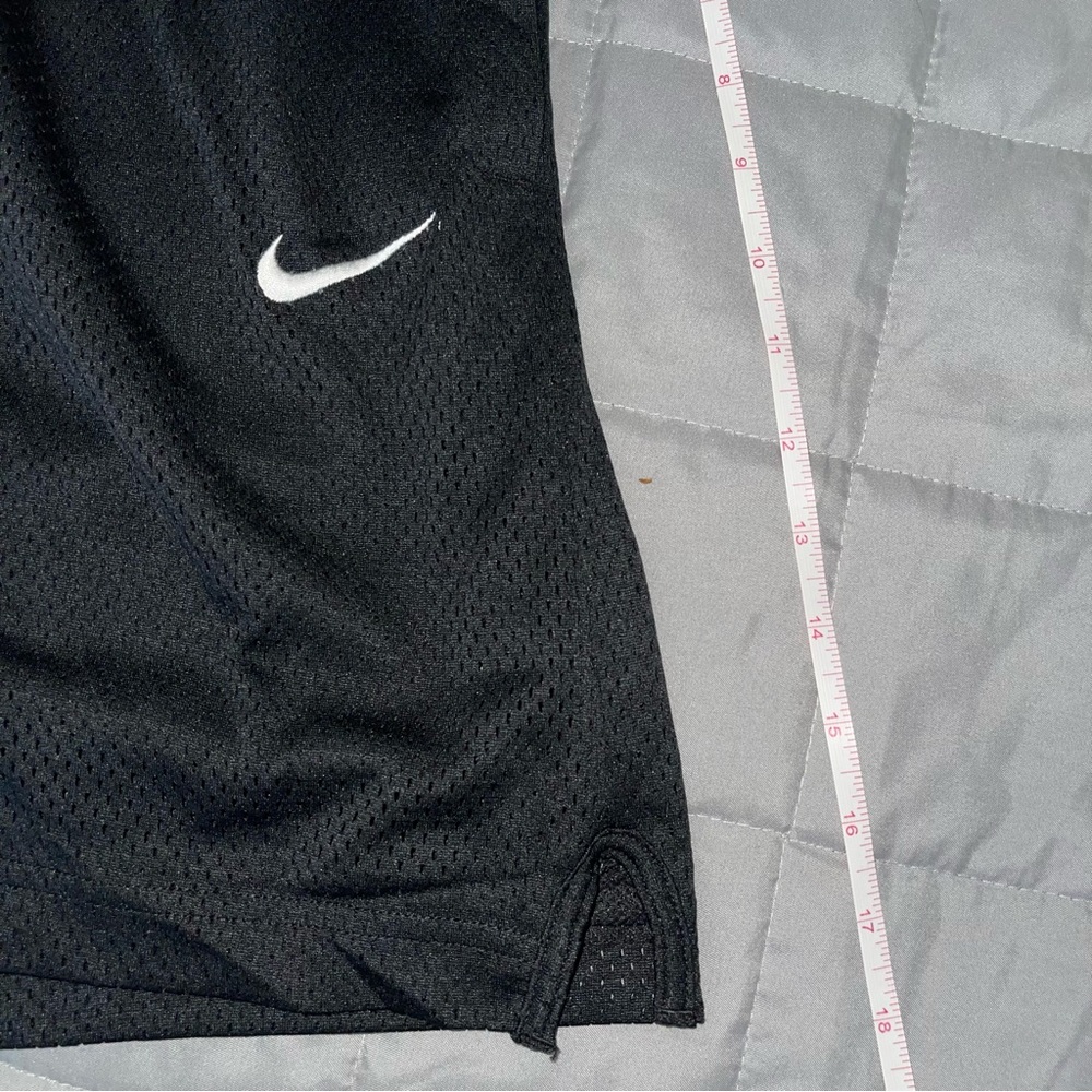 Men’s Nike Basketball Mesh Shorts With Pockets - Picture 7 of 9